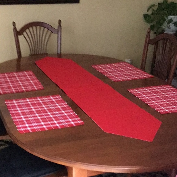 Valentine’s Day/Red & White Plaid Woven Placemats - Set of 4 - Picture 2 of 3